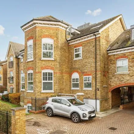 Image 1 - Manor House Court, Golden Manor, London, W7 3HB, United Kingdom - Apartment for sale