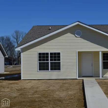 Buy this 3 bed house on 423 Railroad Street in Marked Tree, AR 72365