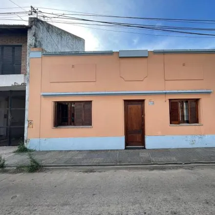 Buy this 2 bed house on Basílica Nuestra Señora de Luján in 15 - San Martín, Luján Centro