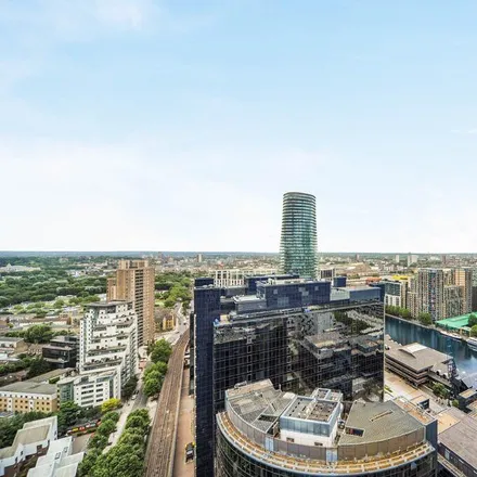 Image 2 - Amory Tower, 199-207 Marsh Wall, Canary Wharf, London, E14 9ZH, United Kingdom - Apartment for rent