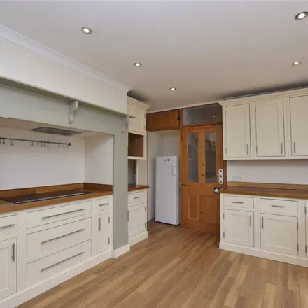 Rent this 4 bed apartment on Oolite Grove in Wellsway, Bath