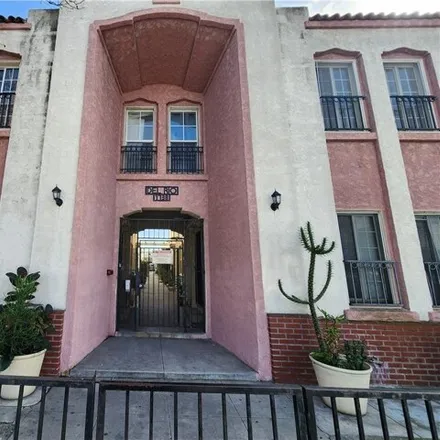 Buy this 1 bed condo on 1759 East Florida Street in Long Beach, CA 90802