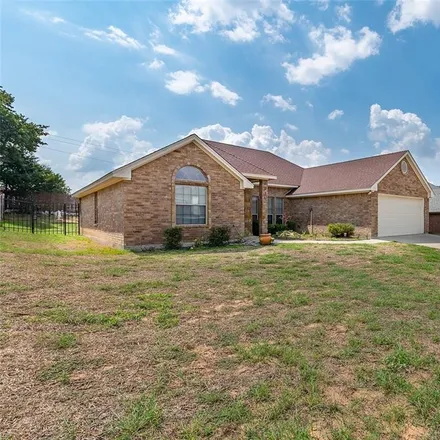 Buy this 3 bed house on 417 Sweetwater Drive in Weatherford, TX 76085