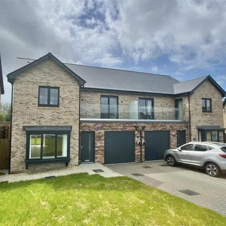 Buy this 4 bed duplex on Meinciau Road in Llangadog, SA17 4BA