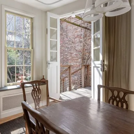Image 5 - 326 West 22nd Street, New York, NY 10011, USA - Townhouse for sale