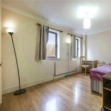 Image 7 - 1-41 Cumberland Mills Square, London, E14 3BH, United Kingdom - Apartment for sale