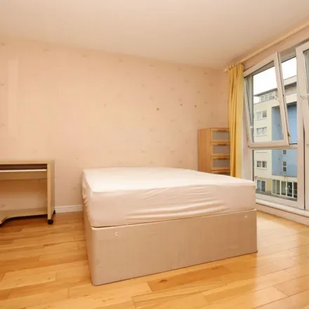 Rent this 6 bed apartment on 44 Tavistock Road in London, E15 4EP