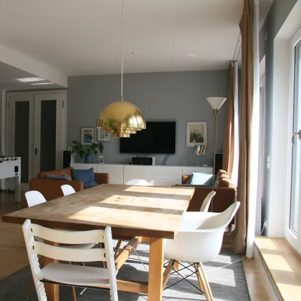 Rent this 4 bed apartment on Cronstettenstraße 67 in 60322 Frankfurt, Germany