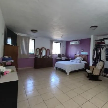 Rent this 3 bed house on Calle Portugal in 24100 Ciudad del Carmen, CAM
