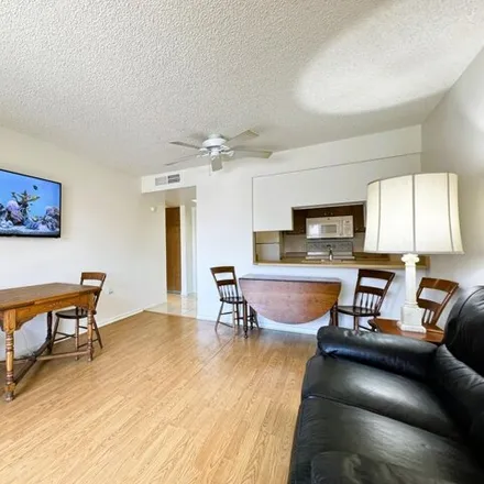 Image 9 - 3033 East Devonshire Avenue, Phoenix, AZ 85016, USA - Apartment for sale