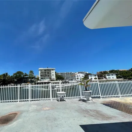 Image 2 - 8215 Crespi Boulevard, Miami Beach, FL 33141, USA - Apartment for rent
