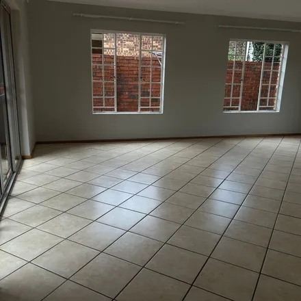 Image 3 - Checkers Hyper, Constantia Drive, Floracliffe, Roodepoort, 1709, South Africa - Apartment for rent
