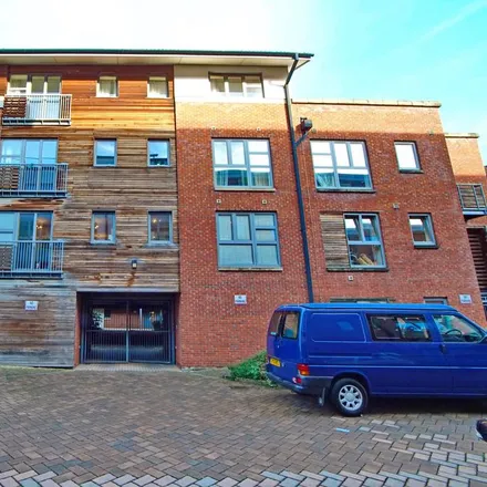 Rent this 1 bed apartment on Chimney Steps in Bristol, BS2 0RN