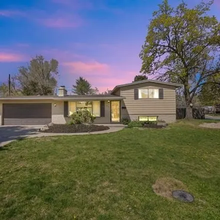 Buy this 3 bed house on 1898 7090 South in Cottonwood Heights, UT 84121