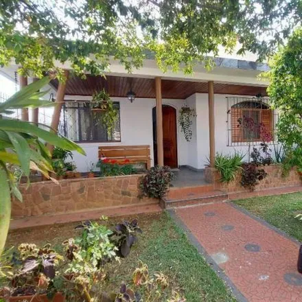 Buy this 2 bed house on Avenida Armando de Salles Oliveira 461 in Parque Suzano, Suzano - SP