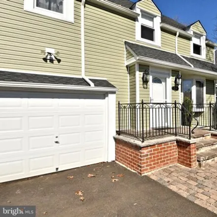 Image 2 - 700 Fairview Avenue, Feasterville-Trevose, Lower Southampton Township, PA 19053, USA - House for sale