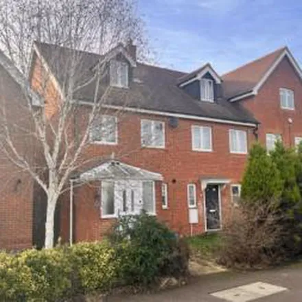 Rent this 3 bed townhouse on unnamed road in Buckinghamshire, HP18 0UP