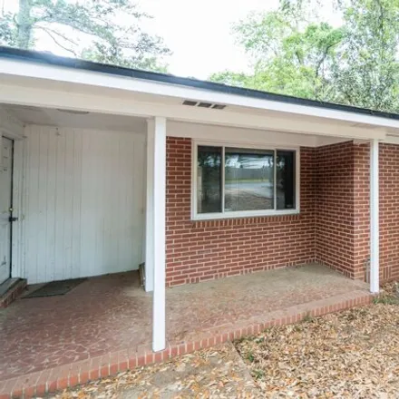 Rent this studio apartment on 1860 South Meridian Street in Tallahassee, FL 32301
