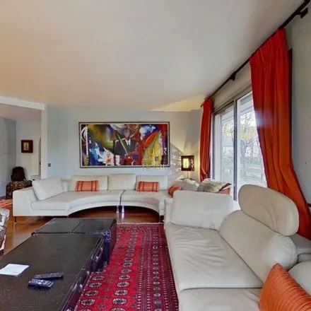 Rent this 6 bed apartment on 1 Place Winston Churchill in 92200 Neuilly-sur-Seine, France