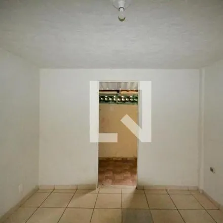 Rent this 2 bed house on Rua Paraguai in Centro, Nova Iguaçu - RJ