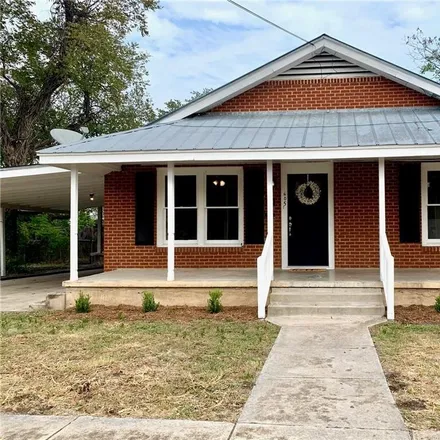 Buy this 4 bed house on 695 South Chestnut Street in Lampasas, TX 76550