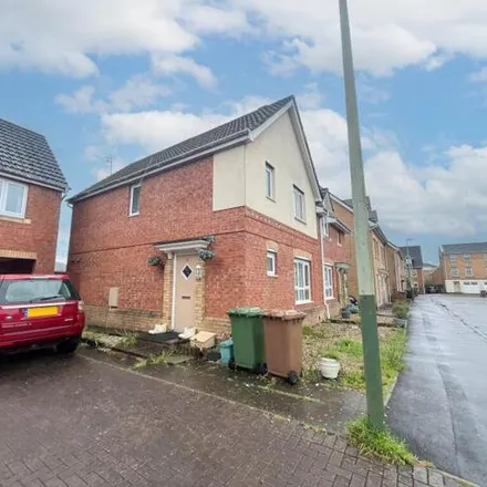 Image 2 - Small Meadow Court, Caerphilly, CF83 3TF, United Kingdom - Duplex for sale