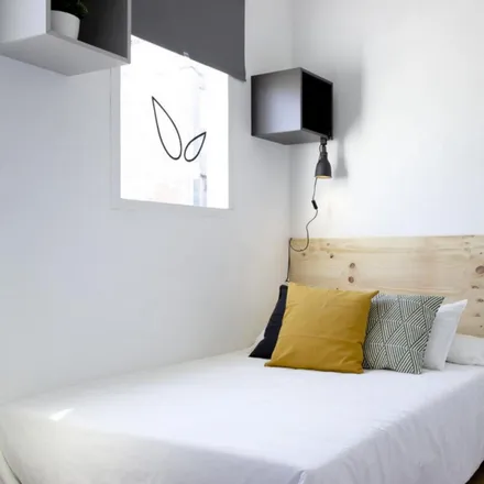 Rent this 5 bed room on Carrer Gran de Gràcia in 239, 08012 Barcelona