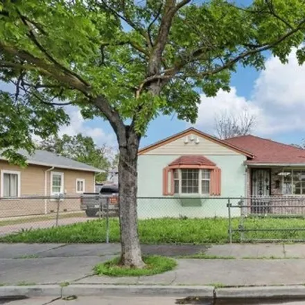 Buy this 2 bed house on 645 East 4th Street in The Homestead, Stockton