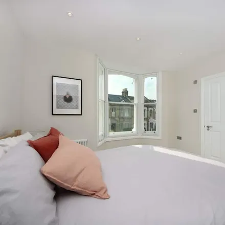 Rent this 2 bed townhouse on London in W12 7BH, United Kingdom