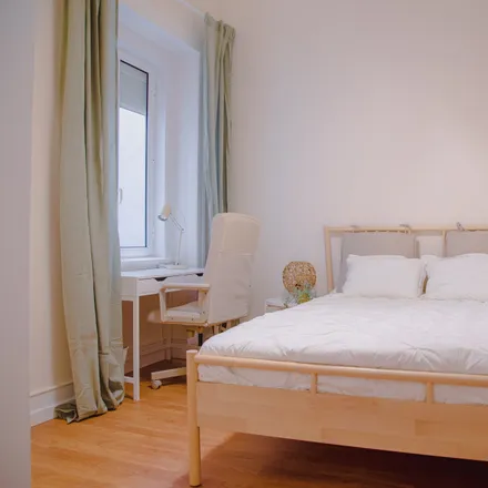 Rent this 1 bed room on Mercearia Lucinda in Rua Sampaio e Pina, 1070-051 Lisbon