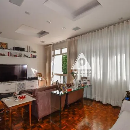 Buy this 2 bed apartment on Pão de Açúcar in Rua Senador Vergueiro, Flamengo