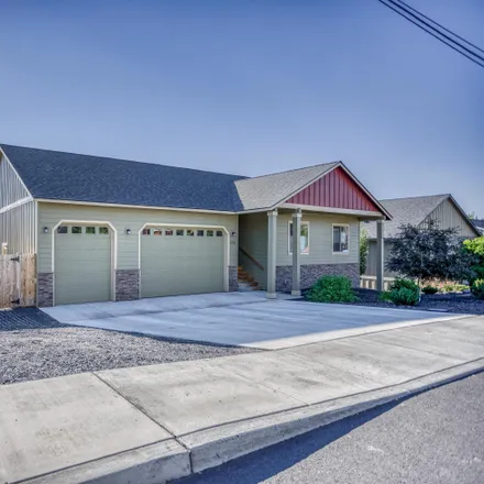 Buy this 5 bed house on 2756 Southwest 34th Street in Redmond, OR 97756