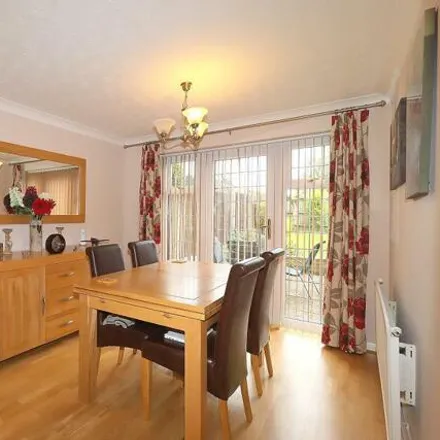Image 4 - Woodmere, Luton, Bedfordshire, Lu3 4dn - House for sale