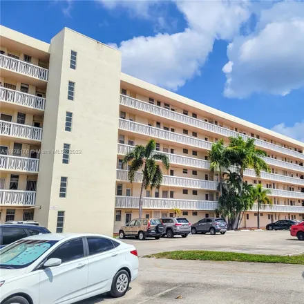 Image 8 - Northwest 36th Street & East Drive, Northwest 36th Street, Miami Springs, FL 33122, USA - Condo for sale