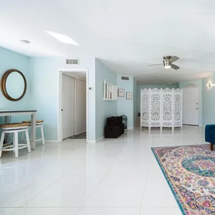 Image 4 - 5332 East Waverly Drive, Palm Springs, CA 92264, USA - Condo for sale