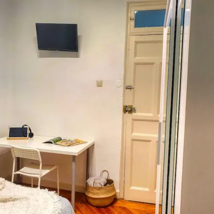 Rent this 6 bed apartment on Calle del Príncipe de Vergara in 60, 28006 Madrid