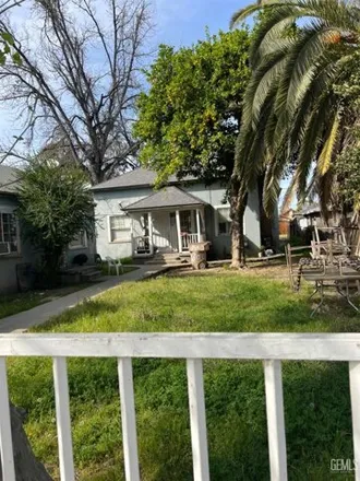 Buy this studio house on 1836 Forrest Street in Bakersfield, CA 93304