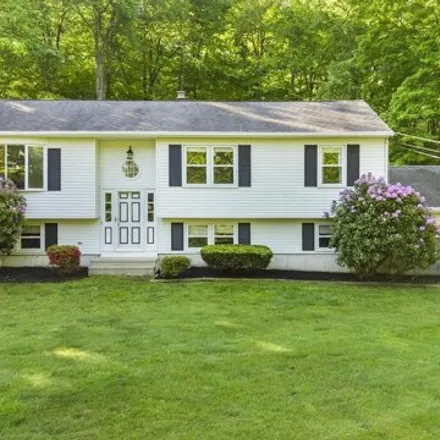 Buy this 4 bed house on 116 Bittersweet Circle in Guilford, CT 06437