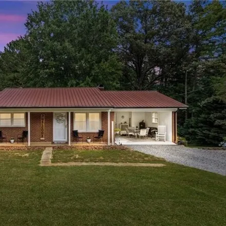 Buy this 3 bed house on 1175 Pine Hill Rd in Asheboro, North Carolina
