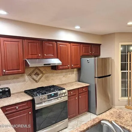 Image 8 - 200 Larchwood Court, Bergerville, Howell Township, NJ 07731, USA - Townhouse for rent