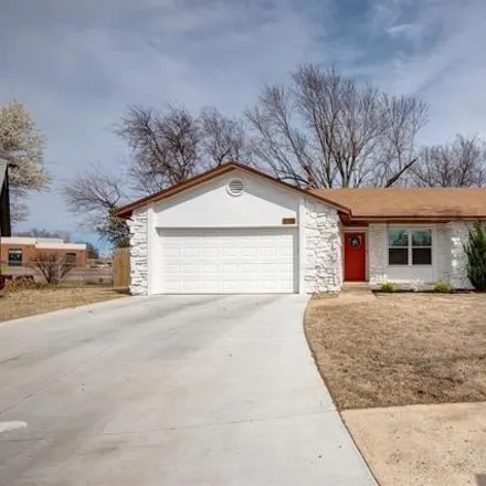 Rent this 3 bed house on 900 West Madison Street in Broken Arrow, OK 74012