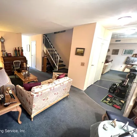 Image 3 - 65 Caswell Lane, New York, NY 10314, USA - Townhouse for sale