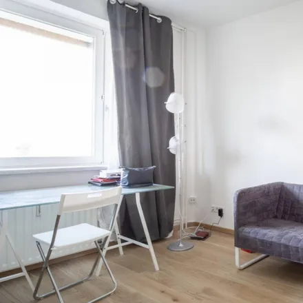 Rent this 4 bed room on Neltestraße 37 in 12489 Berlin, Germany