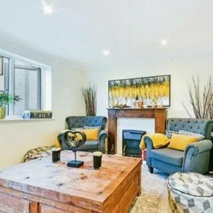 Image 7 - Wandle Court, Wandle Court Gardens, London, CR0 4SR, United Kingdom - House for sale