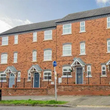 Buy this 3 bed townhouse on Valley Drive in Tamworth, B77 5ET