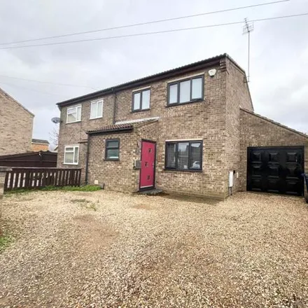 Buy this 3 bed duplex on Stonald Road in Whittlesey, PE7 1RE