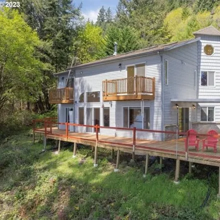 Buy this 3 bed house on Ocean Beach Highway in Waterford, Wahkiakum County