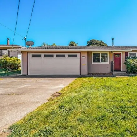 Buy this 3 bed house on 1056 East Chestnut Street in Fort Bragg, CA 95437
