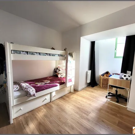 Rent this 3 bed apartment on 1 Rue Joachim du Bellay in 49670 La Petite Brosse, France