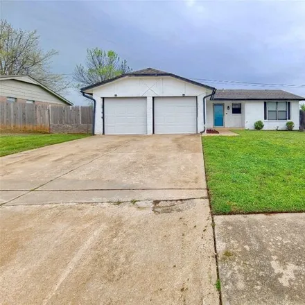 Rent this 3 bed house on 1911 Southeast 12th Street in Moore, OK 73160